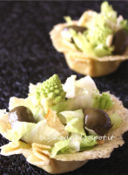cestino di parmigiano con insalatina mista evviva l'Italia