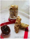 Cantucci con fichi caramellati e nocciole profumati alla cannella