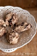 Quenelle di meringa al cioccolato
