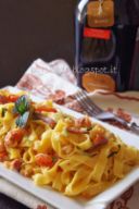 Tagliatelle ceci e prosciutto
