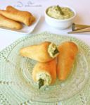 Coni di pizza con crema di ricotta e asparagi