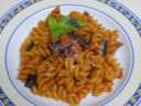 Fusilli con Sugo e Melanzane a Funghetto