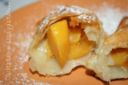 Fagottini di sfoglia con le pesche