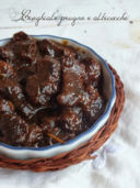 Cinghiale con prugne e albicocche