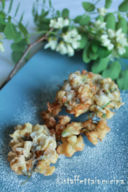 Frittelle di fiori d'acacia