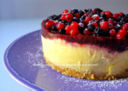 TORTA LIGHT ALLO YOGOURT E FRUTTI ROSSI