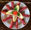 Sigari di bresaola ripieni di uova e tonno