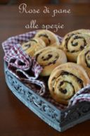 Rose di pane alle spezie - Fuszeres csigàk