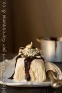 Semifreddo al torrone con cioccolata calda