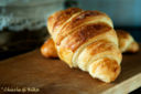 Croissant sfogliati (con lievito liquido) e una colazione tra amiche