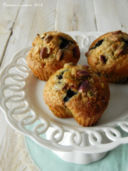 Cuoricini di muffins ai mirtilli, arancia e pistacchi