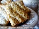 BISCOTTI CON FARINA DI FARRO, YOGURT E NOCCIOLE