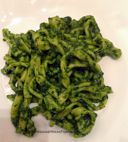 Pasta with pesto sauce: a homemade recipe....sono su Ville in Italia