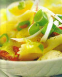 Insalata di pasta, sedano e limone.