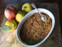 Crumble di mele cotogne, mandorle e cocco