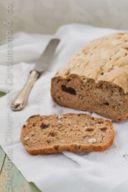 Pane integrale alle albicocche e noci pecan e con prugne e nocciole svedese