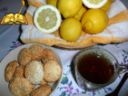 Amaretti morbidi al limone e il tè nero Golden dello Yunnan