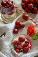 MOUSSE YOGURT GRECO E FRUTTI ROSSI