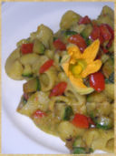 Lumaconi con crema di zucchine e peperoni rossi