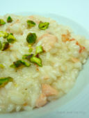 RISOTTO CON SALMONE, GAMBERI E PISTACCHI PER LA VIGILIA