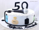 Torta 50 anni per un appassionato di musica e profumi