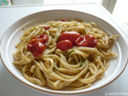 Linguine al pesto alla genovese e pomodorini datterini