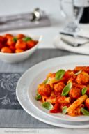 Ziti spezzati con polpettine al sugo