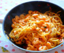 Spadellata di spaghetti e gamberetti