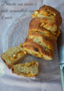 Brioche con susine e mele caramellate con il miele!!!!