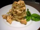 Maccheroncini di Campofilone con pesto e salmone affumicato al Lapsang Souchong