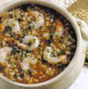 Zuppa di farro con gamberi.