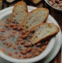 Fagioli in brodo con pane