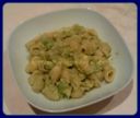 Conchiglie con broccolo romano e crumble di frutta secca