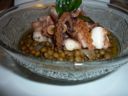Ensalada caliente de pòlipo y lentejas