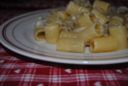 Rigatoni melanzane, noci e casatella