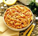 Primi Piatti:  Penne con peperoni e prosciutto