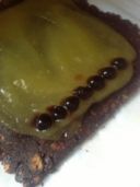 Dessert al cacao con cuore di gelatina al limone e amarene