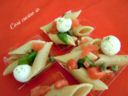 Penne integrali alla caprese (ricetta finger food)