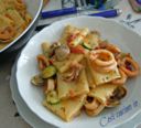 Paccheri vongole calamari e zucchine, ricetta primi piatti