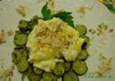 Uova strapazzate, zucchine e ricotta affumicata, ricetta veloce