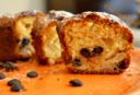 Ciambella di yogurt con mela, pera e gocce di cioccolato