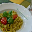 Taglierini al pesto genovese e pomodorini