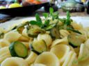 Orecchiette zucchine e origano fresco