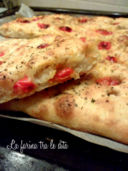 FOCACCIA CON POMODORINI E LIEVITO MADRE