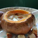 Zucca gialla ripiena di formaggi cotta in forno