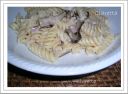 Fusilli con radicchio e robiola al vino