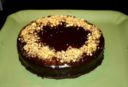 Torta al cioccolato con granella di nocciole