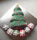 Torta: albero di Natale con pacchetti regalo