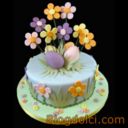 Torta con decorazioni pasquali