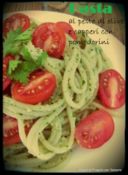 Pasta al pesto di olive e capperi con pomodorini